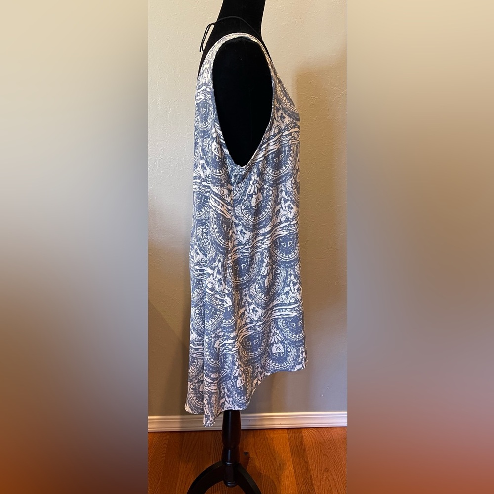 Painted Threads Extra Large 100% Polyester Tank/T… - image 3